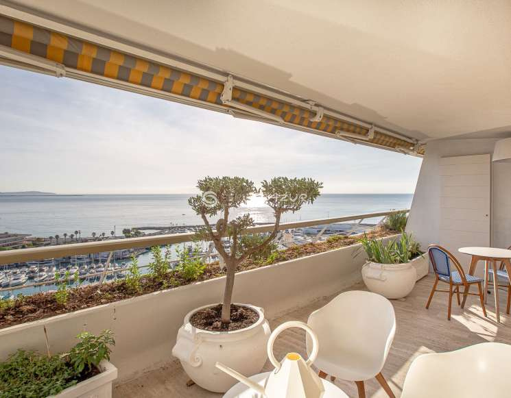 3-комнатные апартаменты с видом на море в престижной резиденции Marina Baie des Anges - ref 5326