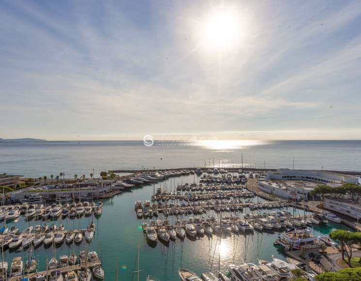 3-комнатные апартаменты с видом на море в престижной резиденции Marina Baie des Anges - ref 5326