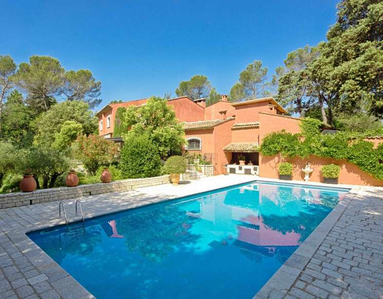 Вілла в Мужен у закритій резиденції поруч із гольфом - ref 1536