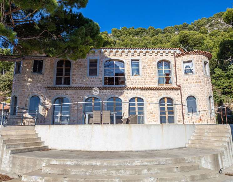 Propriété à Villefranche avec vue mer imprenable - ref 1016