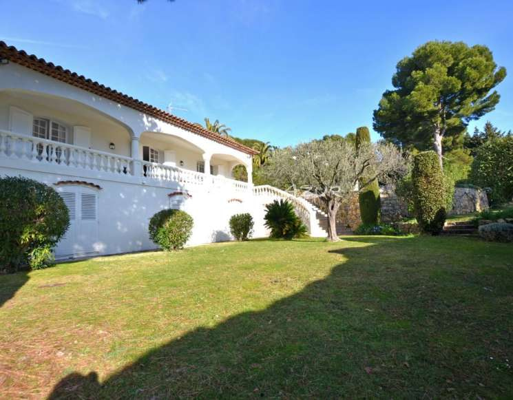 Villa vue mer à Cannes - ref 3552