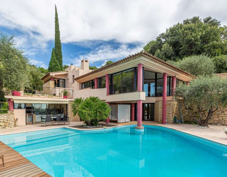 Contemporary home in highly sought-after area of Villefranche-sur-Mer - ref 1011