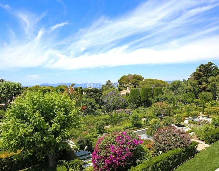 Роскошное имение на Кап д'Антиб с видом на море - ref 1403