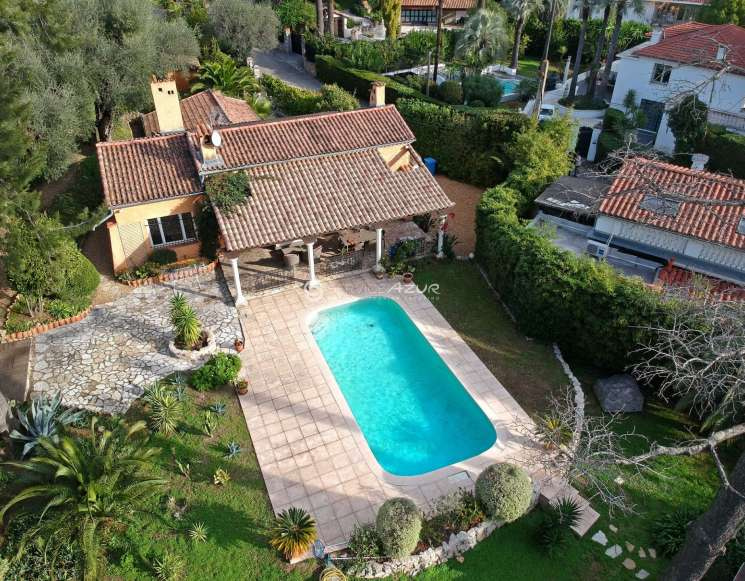Provencal-style home in Cannes walking distance of Croisette Boulevard - ref 1590