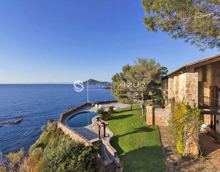 Agay Waterfront Estate with Direct Sea Access and Expansive Grounds -&nbsp;ref&nbsp;2105