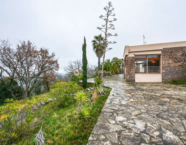 36-Hectare Hunting Estate 40 km from St-Tropez - ref 2107