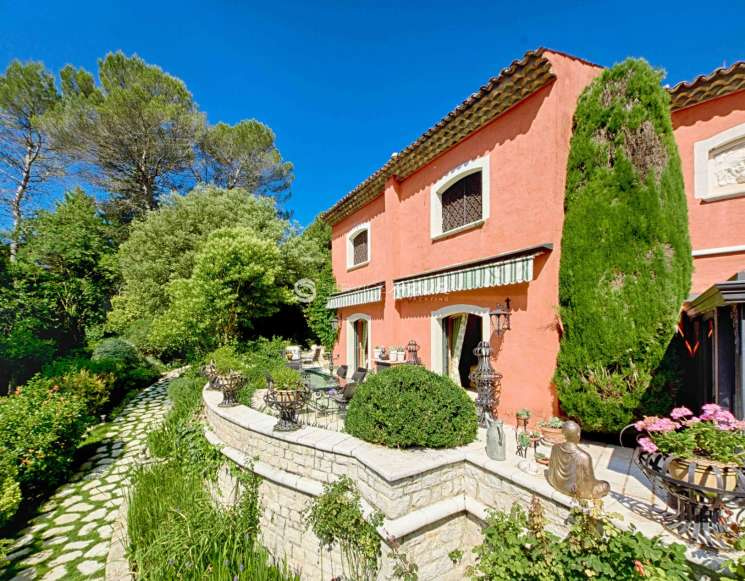 Вілла в Мужен у закритій резиденції поруч із гольфом - ref 1536