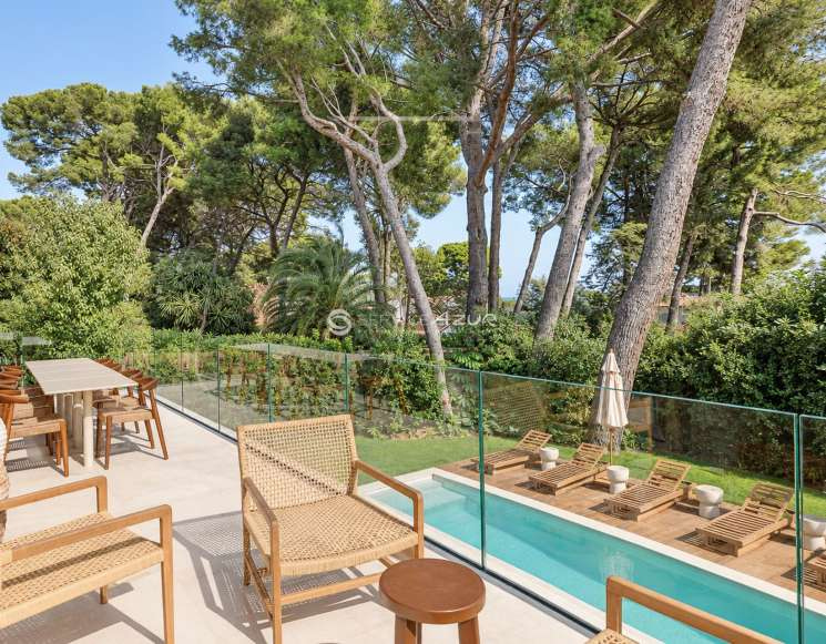 Charming Villa Just Steps from Garoupe Beach -&nbsp;ref&nbsp;3401