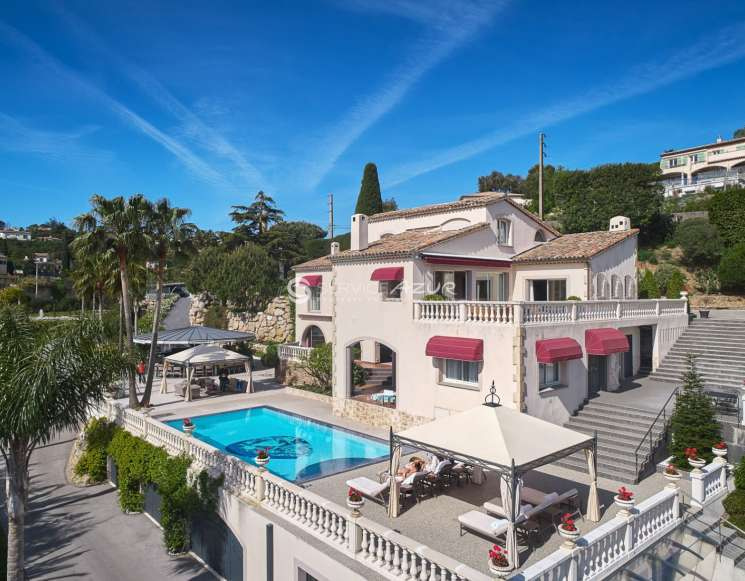 Villa de grand standing de 600 m² à Super Cannes - ref 1724