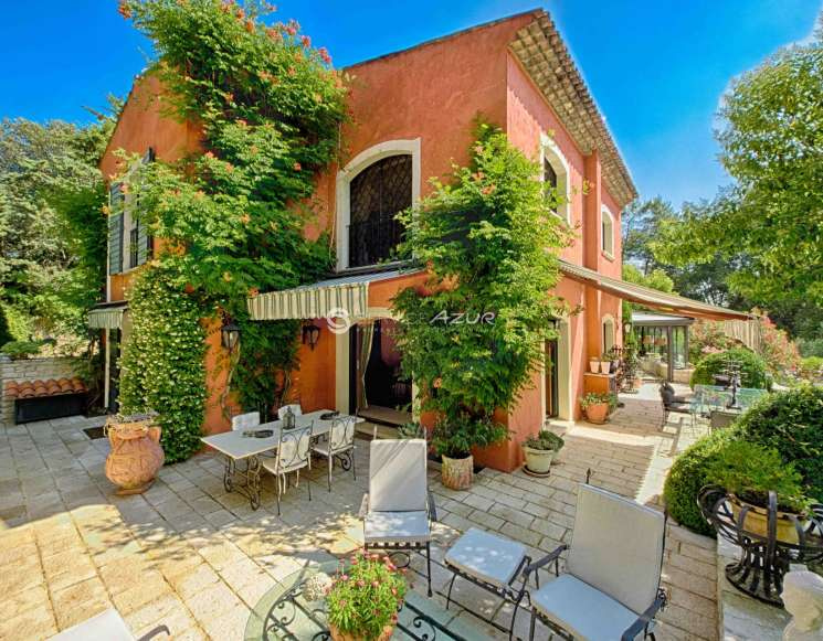 Вілла в Мужен у закритій резиденції поруч із гольфом - ref 1536