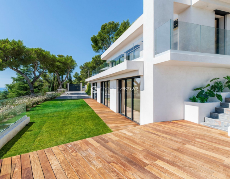 Новая вилла с панорамными видами в Рокбрюн-кап-Мартен -&nbsp;ref&nbsp;1010