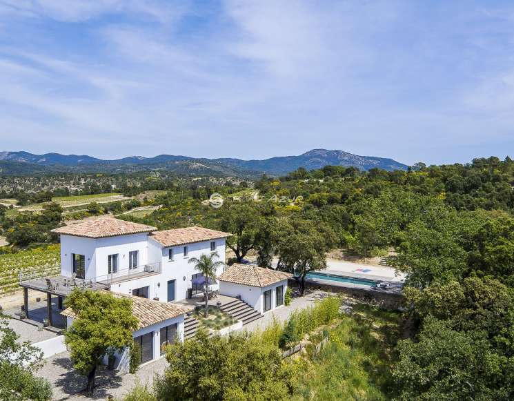Vineyard Villa with Alpine Views Near Saint-Tropez - ref 2301