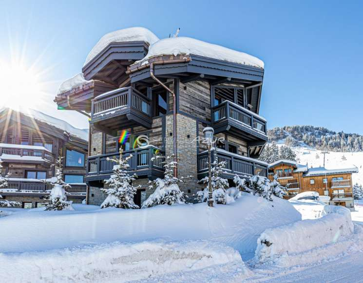 Luxury Chalet in Courchevel Just Steps from the Slopes - ref 4607