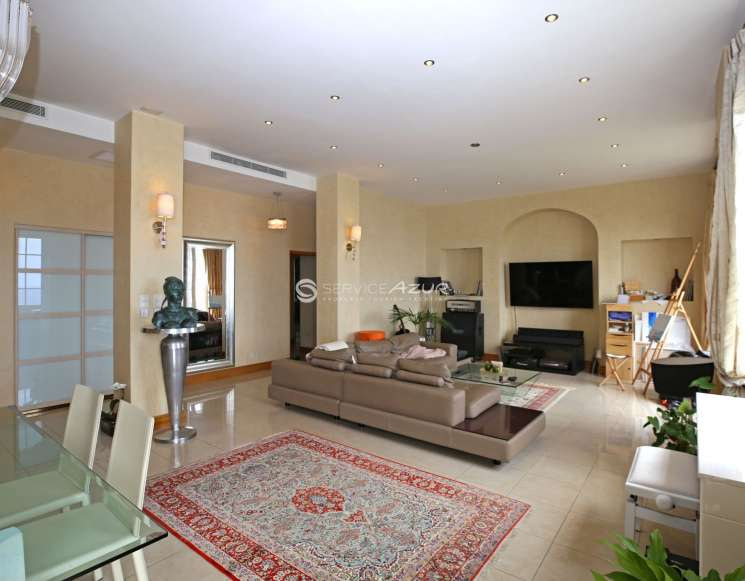 Апартаменти в Каннах з видом на море біля пляжу - ref 5307