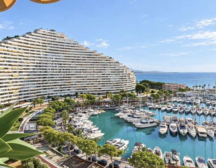Appartement rénové avec vue mer à Marina Baie des Anges -&nbsp;ref&nbsp;5328