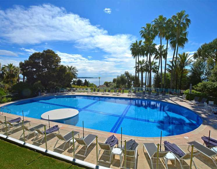 Location d'une villa de luxe vue mer dans un domaine fermé à Cannes - ref 3566