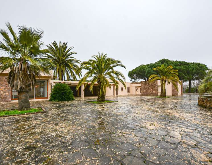 36-Hectare Hunting Estate 40 km from St-Tropez - ref 2107