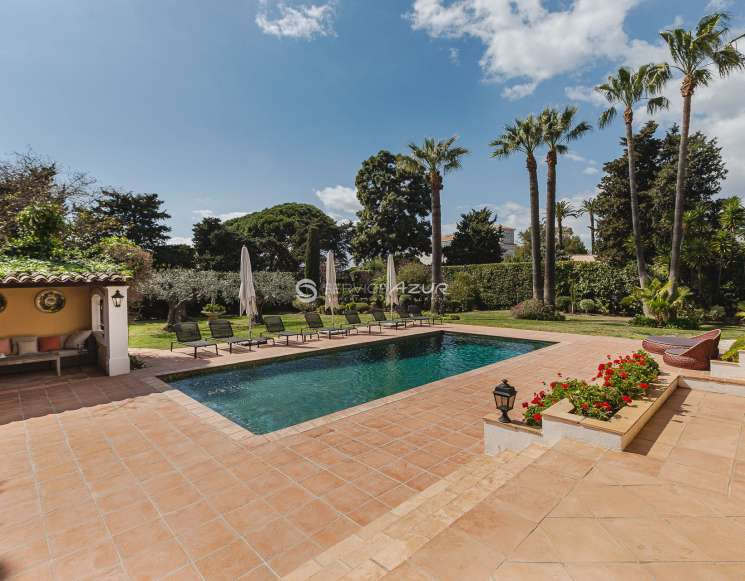 Имение из двух вилл в сердце Кап Антиб пешком до пляжей - ref 1405