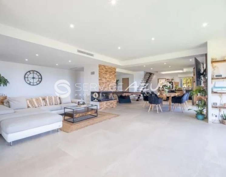 Вілла 4 спальні в Гольф-Жуан із панорамним видом на море - ref 3602