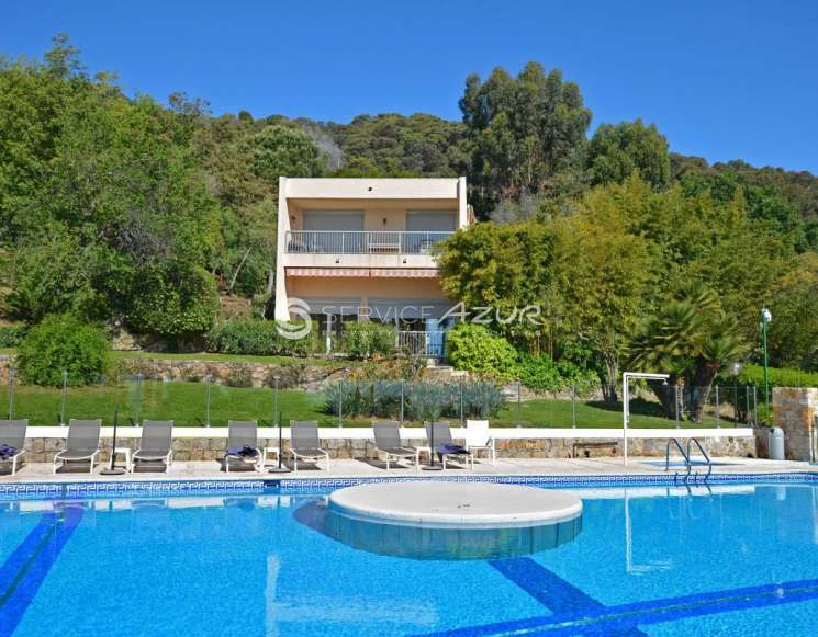 Location d'une villa de luxe vue mer dans un domaine fermé à Cannes - ref 3566