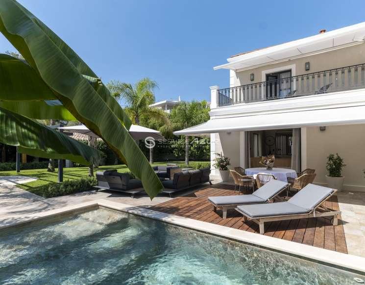 Вилла у моря в Кап Антиб рядом с пляжем Пешер - ref 3407