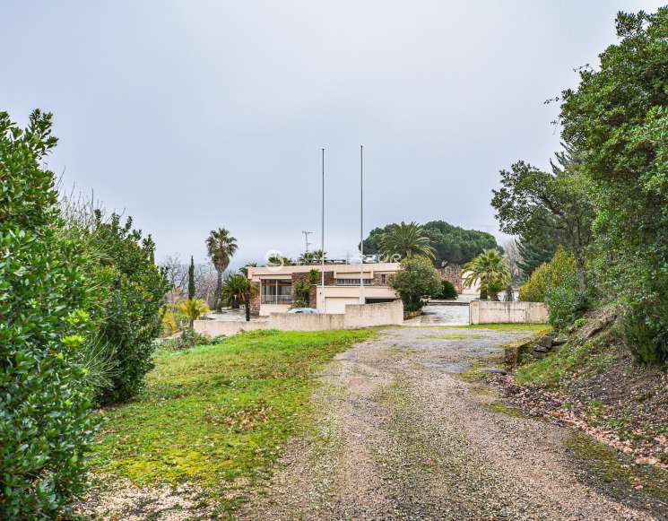 36-Hectare Hunting Estate 40 km from St-Tropez - ref 2107