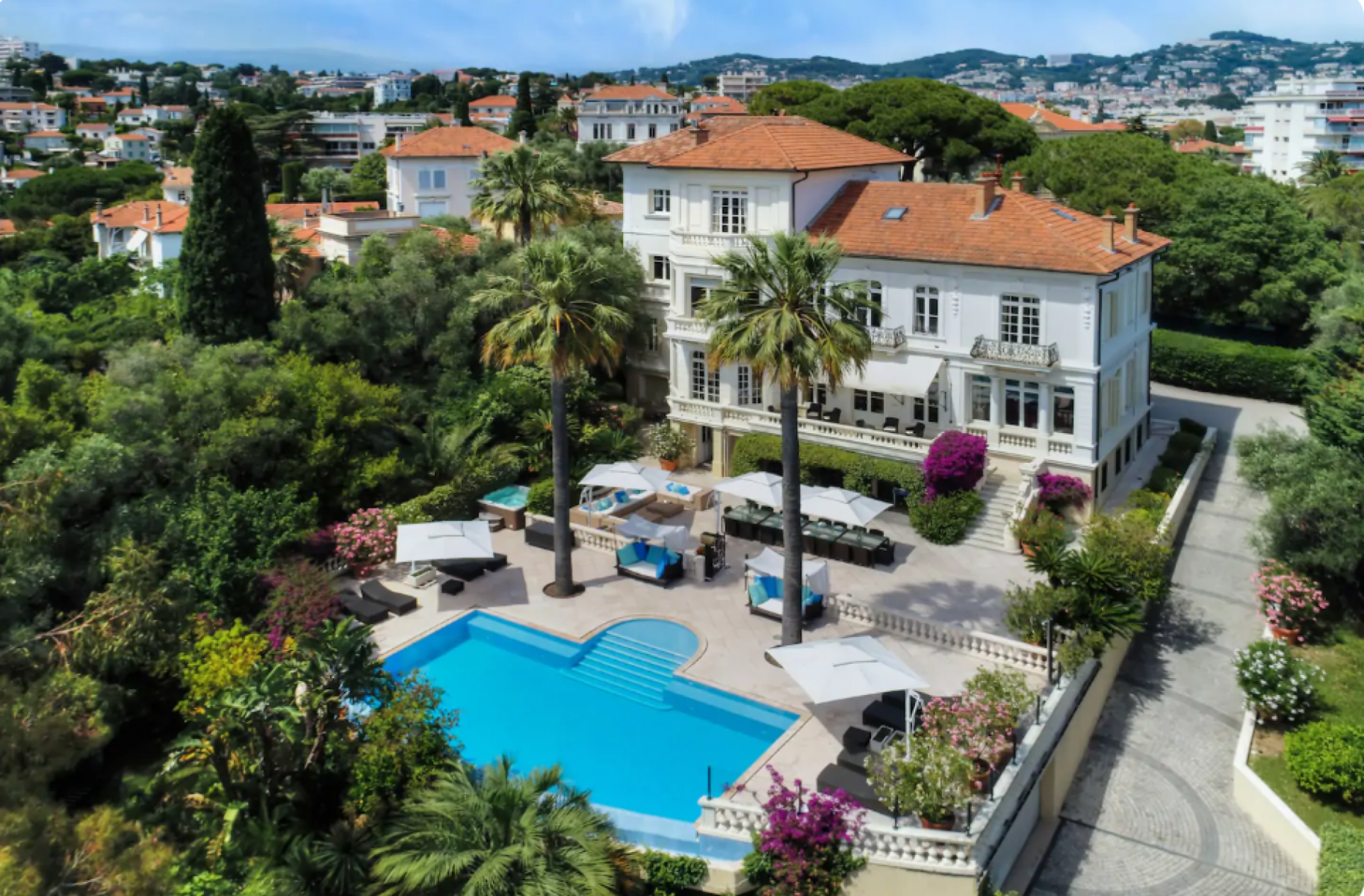 Location d'une villa belle époque vue mer à Cannes