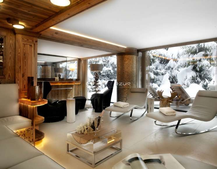Chalet in the Heart of the Prestigious Courchevel Ski Resort - ref 4609