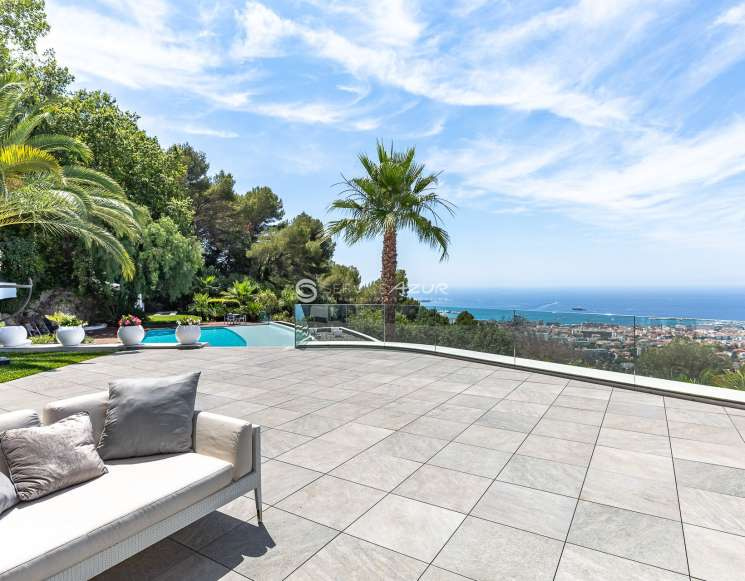 Cannes Hills Luxury Estate with Panoramic Views and Vast Gardens - ref 1524