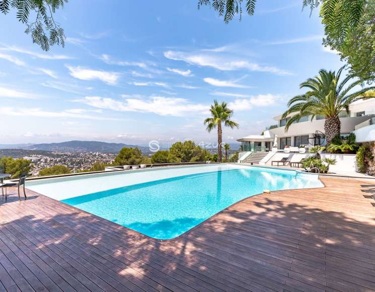 Cannes Hills Luxury Estate with Panoramic Views and Vast Gardens - ref 1524