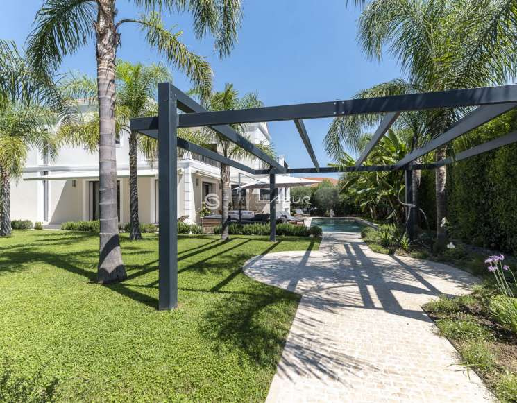 Вилла у моря в Кап Антиб рядом с пляжем Пешер - ref 3407