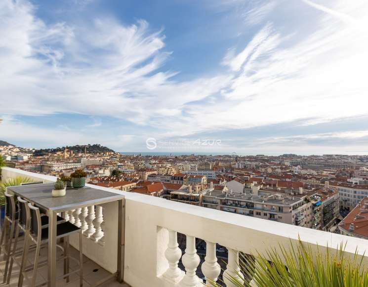 Top-floor apartment in a bourgeois palace in prestigious district of Nice - ref 6014
