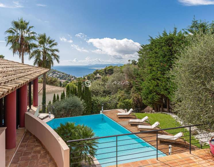 Contemporary home in highly sought-after area of Villefranche-sur-Mer - ref 1011
