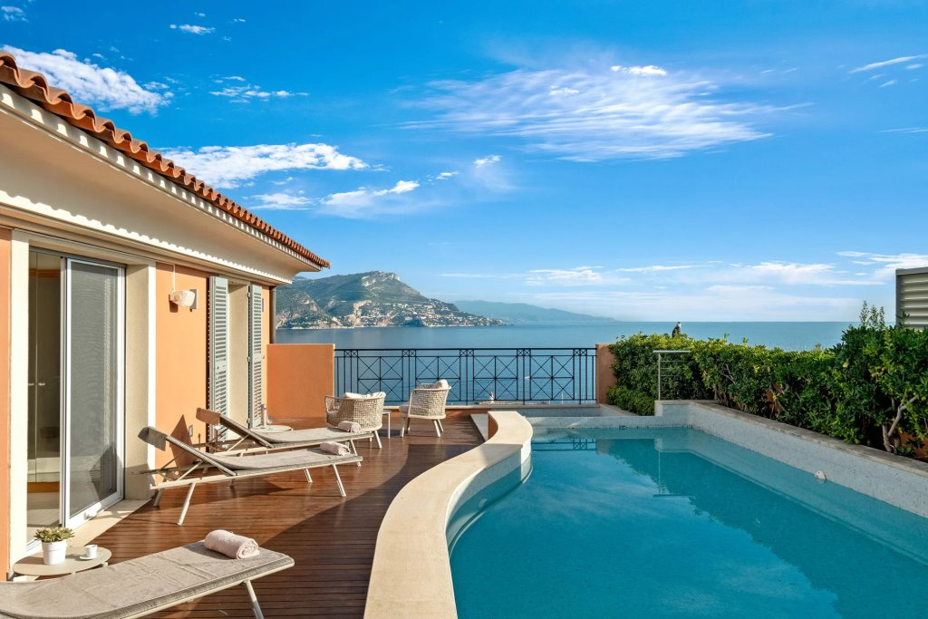 Luxury sea view villa for rent in Saint-Jean-Cap-Ferrat