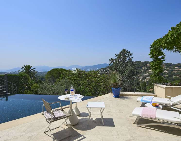 Розкішний маєток з двох вілл у Чоловік - ref 1540