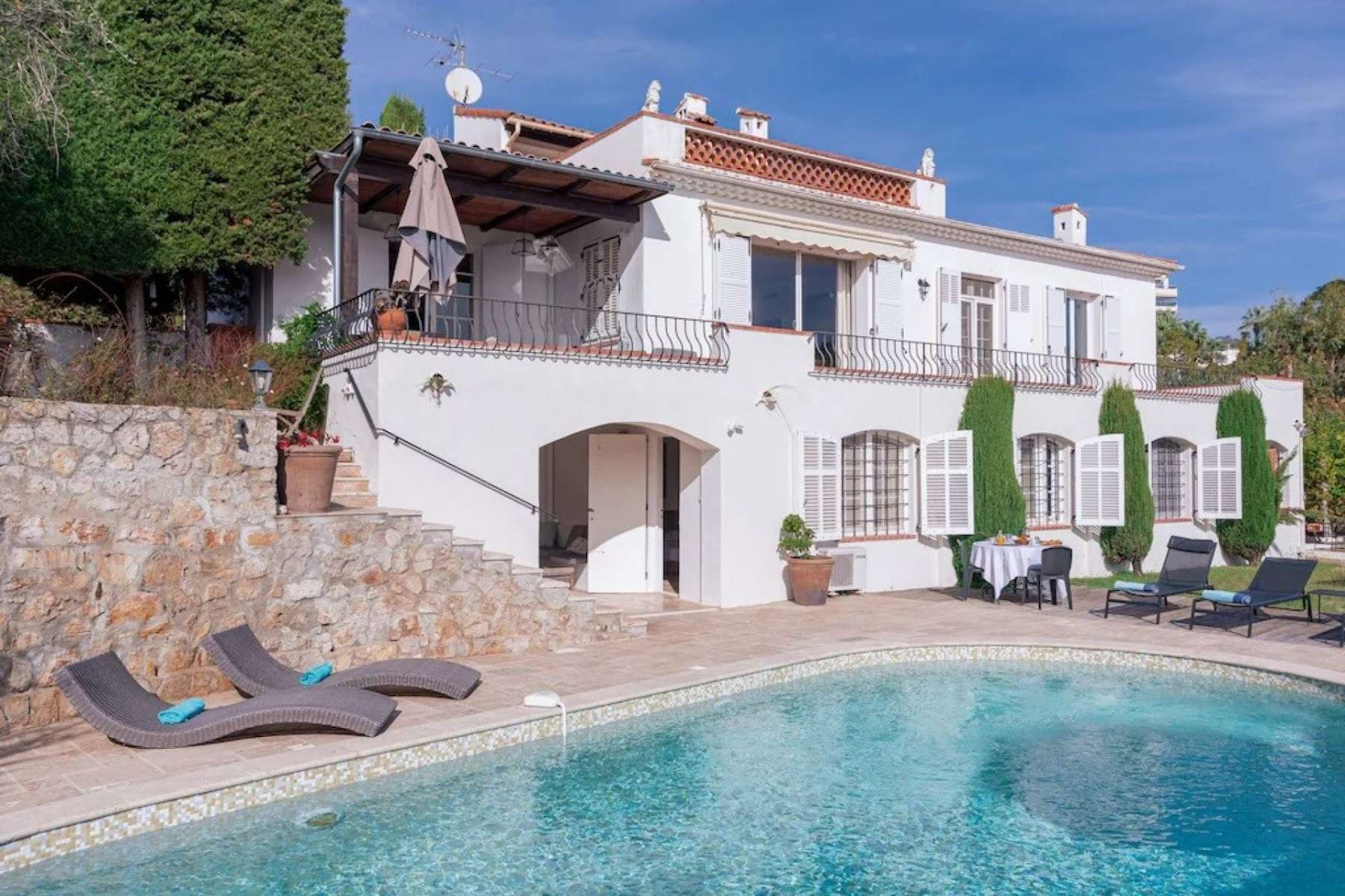 Villa for rent in Cannes with sea view