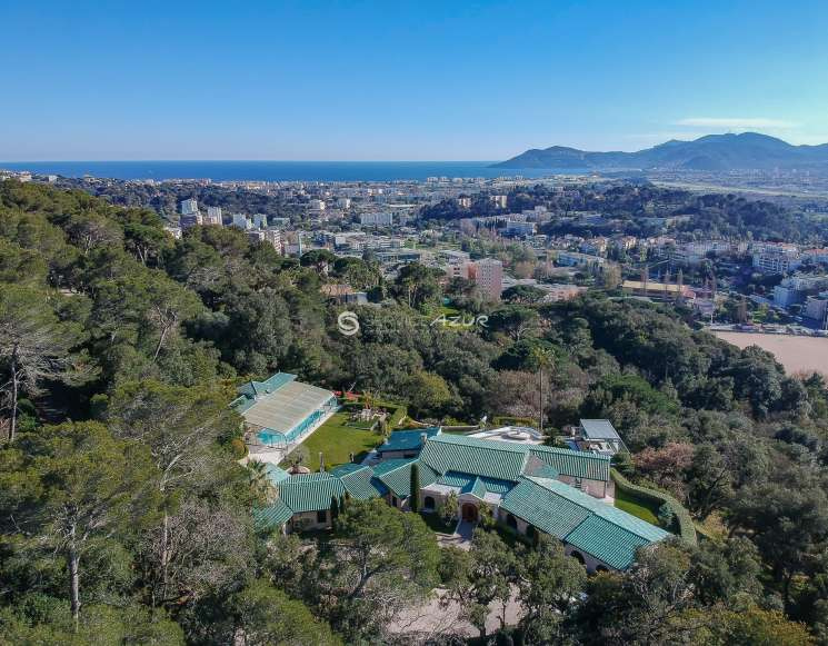 Belle propriété familiale de plain-pied à Mougins - ref 1557