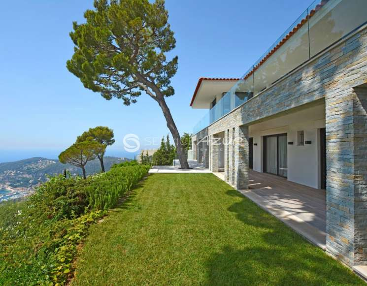 Villa for sale in Villefranche-sur-Mer with panoramic sea view - ref 1008