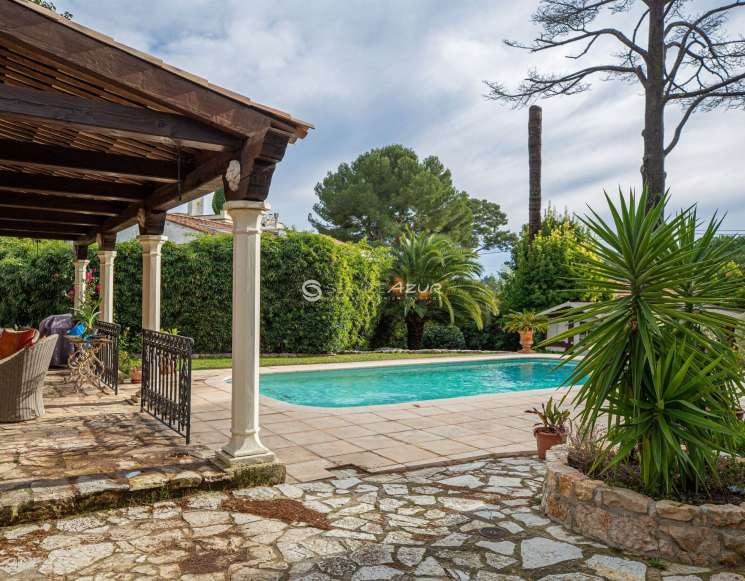 Provencal-style home in Cannes walking distance of Croisette Boulevard - ref 1590