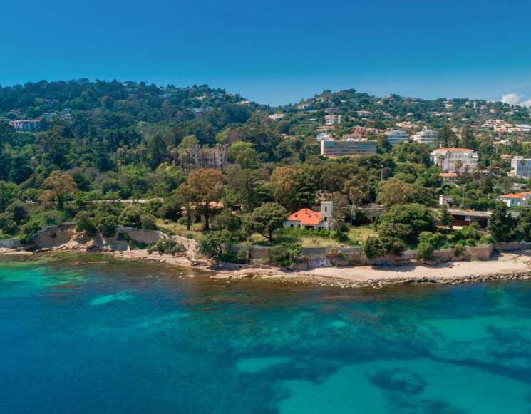 Маєток у Каннах з прямим виходом до моря під ремонт -&nbsp;ref&nbsp;1507