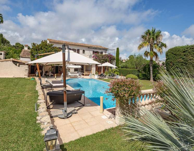 Вилла в Антиб вблизи пляжей Жуан-ле-Пен, 1 км до моря -&nbsp;ref&nbsp;1523