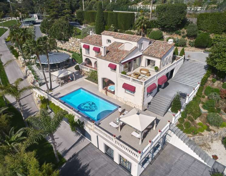Villa de grand standing de 600 m² à Super Cannes - ref 1724