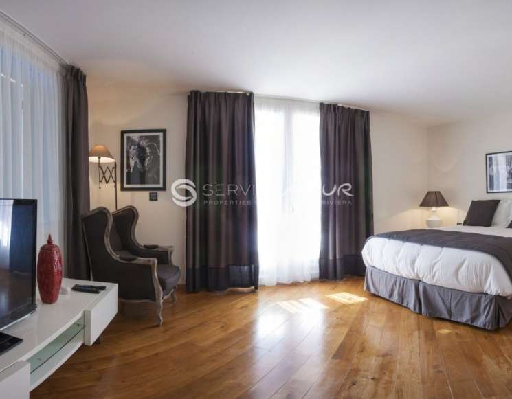 Вілла 400 кв. у закритій резиденції на продаж у Grasse -&nbsp;ref&nbsp;1628