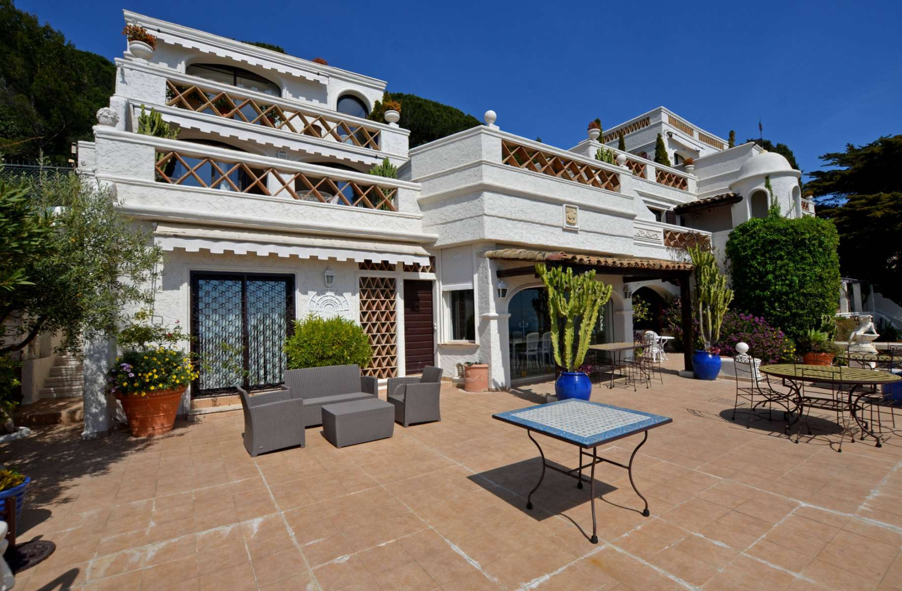 Location d'une villa belle époque avec vue mer à Cannes