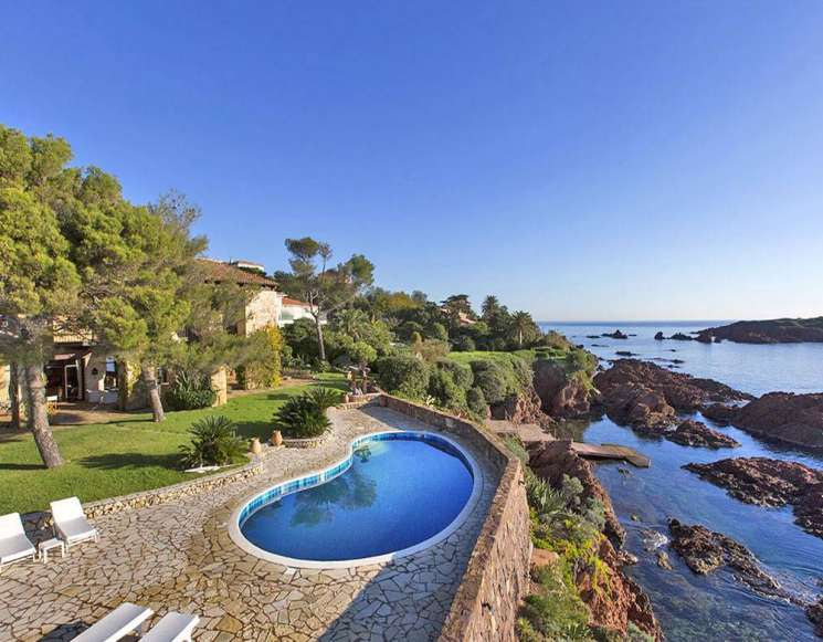 Agay Waterfront Estate with Direct Sea Access and Expansive Grounds -&nbsp;ref&nbsp;2105