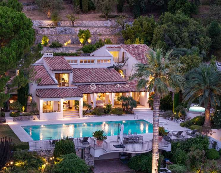 Имение 2,6 гектар в Вансе с панорамным видом - ref 1553