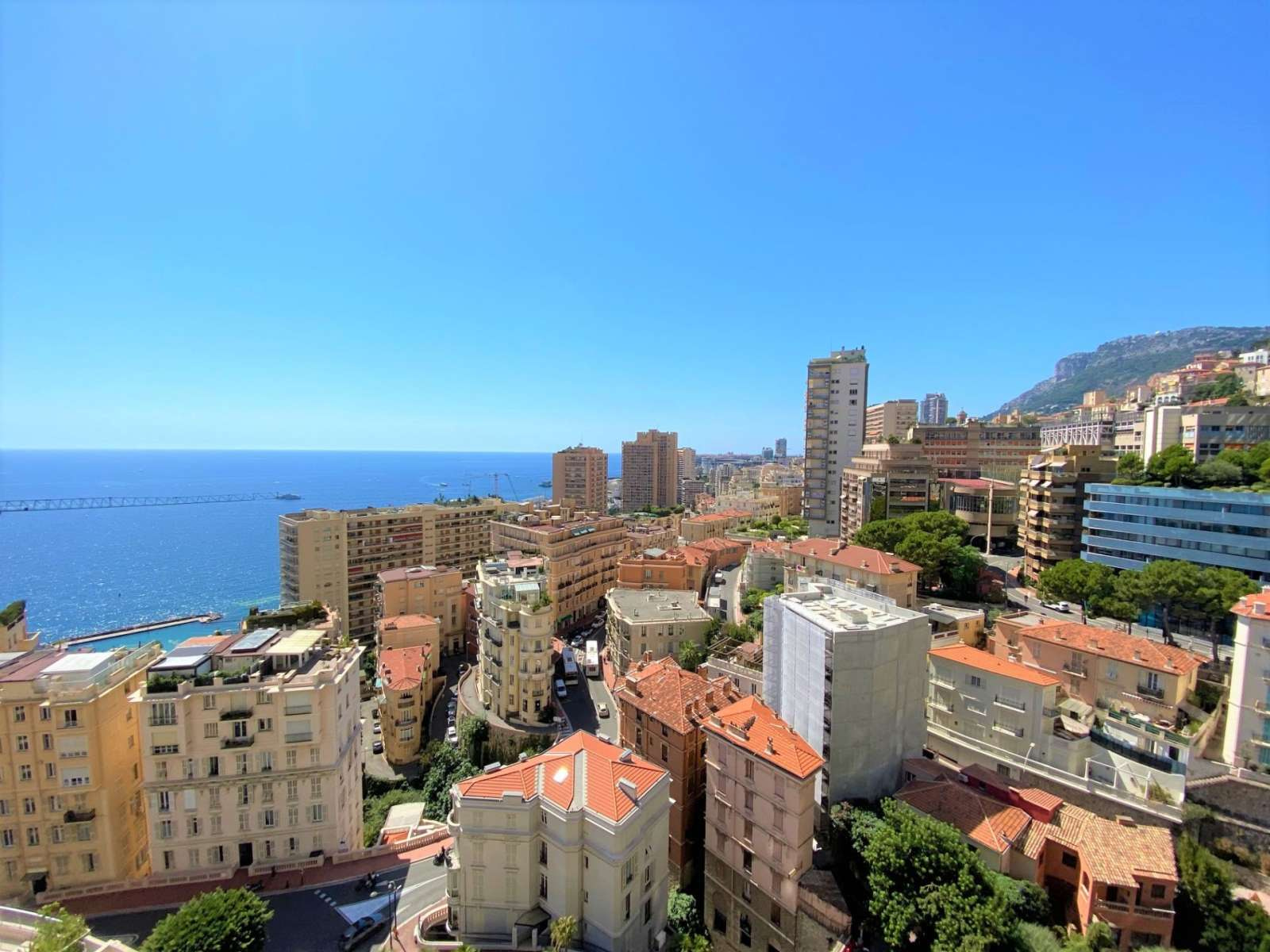 Апартаменты в Монако в резиденции с бассейном