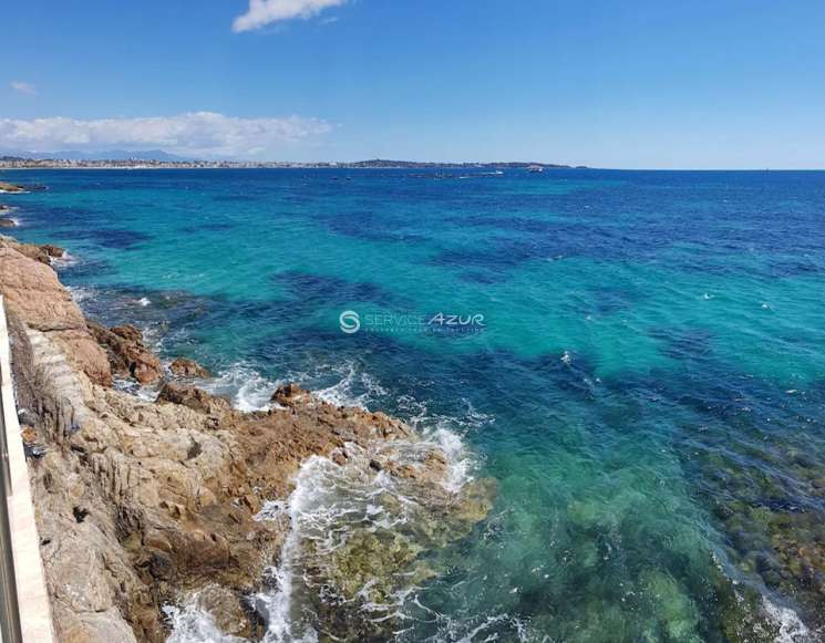 Вілла у Каннах з прямим виходом до моря - ref 3525