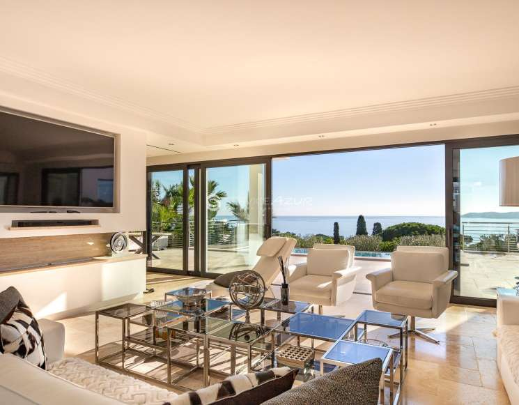 Вілла в Сент-Максимі з видом на море і Сен-Тропе - ref 2317