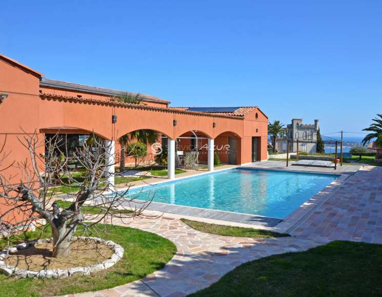 Family sea view house on the heights of Golfe-Juan - ref 1720